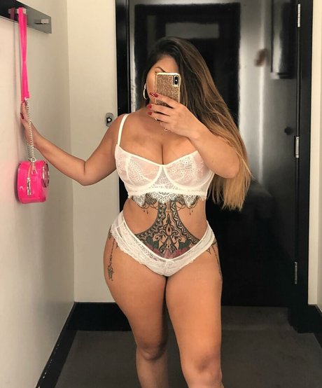 Mizuki Brown onlyfans nude pics