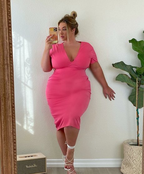 thick asian onlyfans sexy nudes gallery