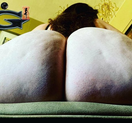 supergummiegirlycami onlyfans leams