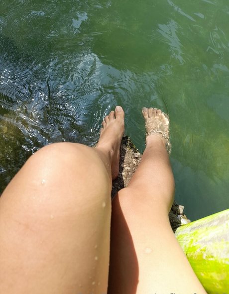 zafiro feet18 onlyfans nude tits