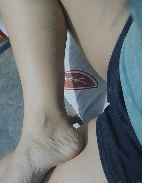 zafiro feet18 onlyfans sex leak