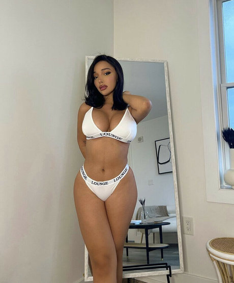 Kiara Marie leak onlyfans