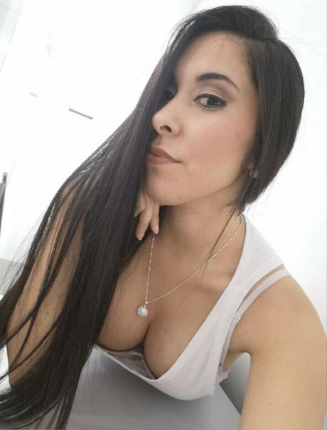 Rosy Alderete onlyfans model photo