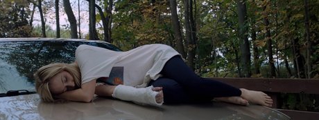 Maika Monroe naked onlyfans