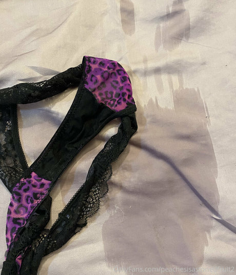 peachesisastonedfruit2 onlyfans joi