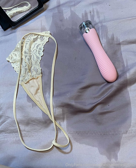 peachesisastonedfruit2 onlyfans naked leaks