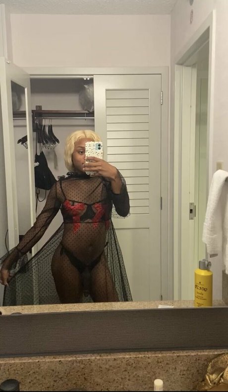 Princess Layla onlyfans gratis