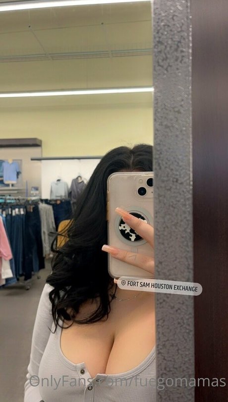 fuegomamas nude leak onlyfans