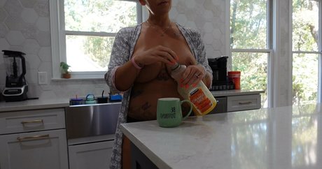 ASMRDailyRoutine  depiction