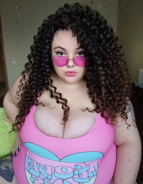 alicefrommarsbbw onlyfans leaked.