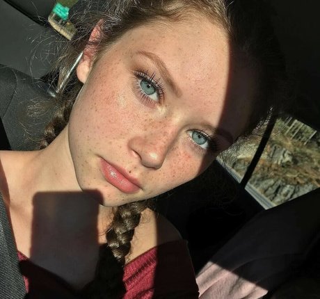 Lily Ana Alexander onlyfans naked