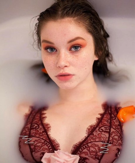 Lily Ana Alexander onlyfans keak