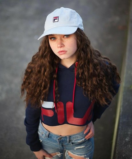 Lily Ana Alexander onlyfans leaks.