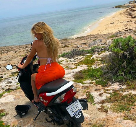 natnevv onlyfans topless