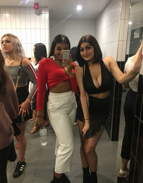 Busty Indian only fans nude leaks