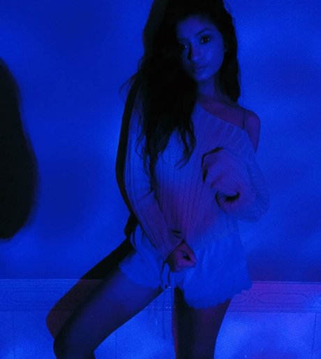 Alina M nude onlyfans leak