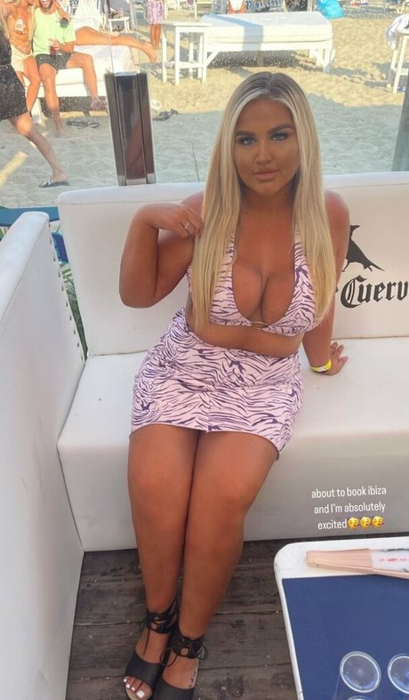 sexy brunette onlyfans hot porn pic