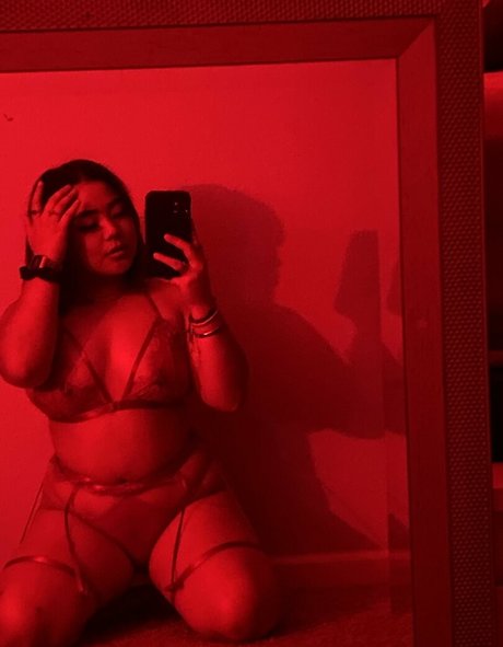 splendamami onlyfans model photo