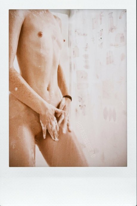 hotassredhead onlyfans explicit content