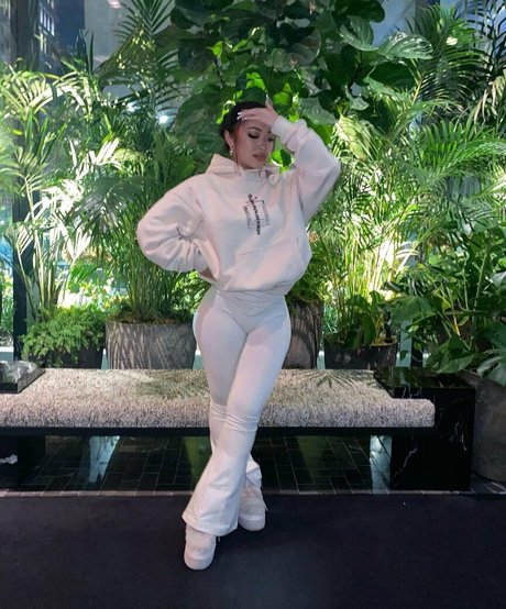 Sakura Nakamura onlyfans striptease