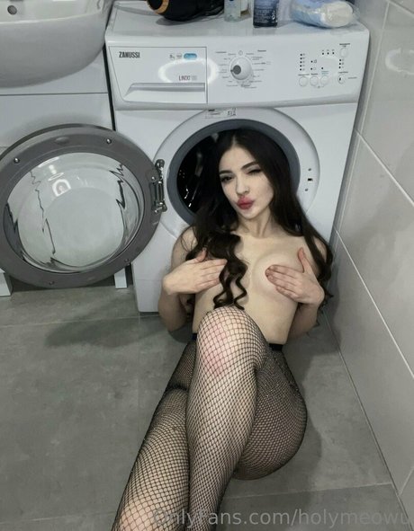 holymeowu onlyfans tits