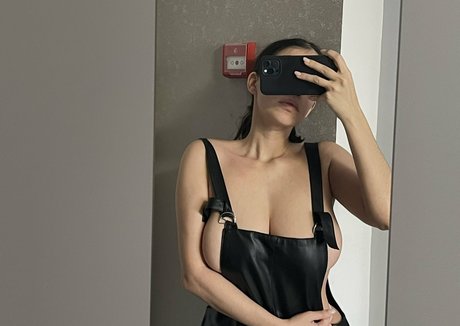 Kamilla Karieva naked leaked onlyfans