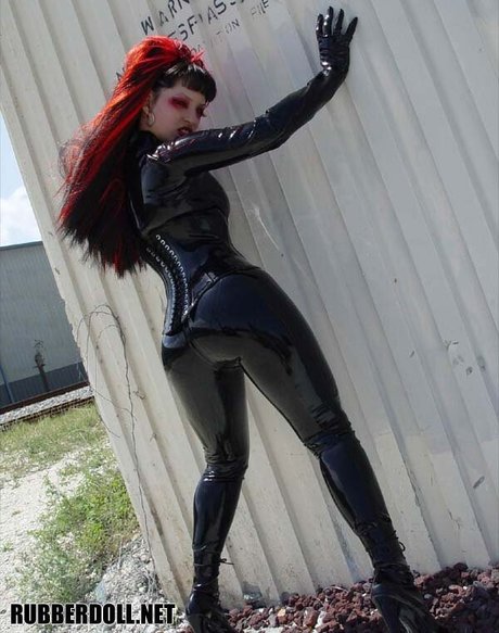 RubberDoll onlyfans leams