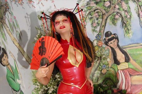 RubberDoll onlyfans sexy