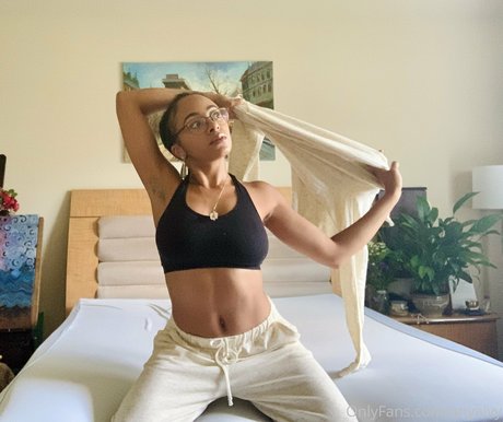 anyaivy onlyfans leaks.