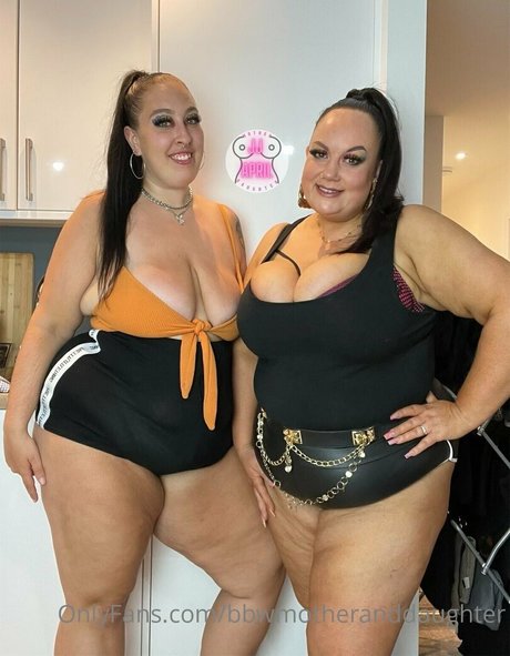 bbwmotheranddaughter onlyfans model