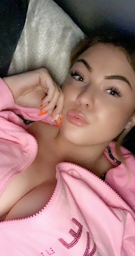 Kendall Rowan onlyfans lesk