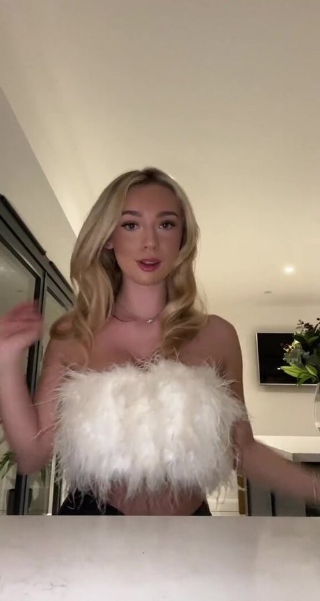 Isabella B onlyfans nude porn