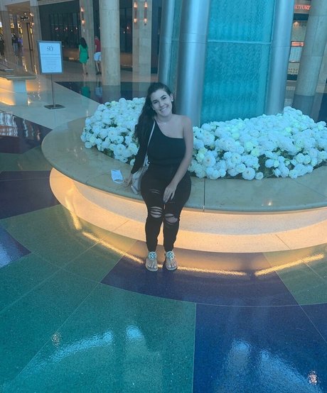 Lizzy Rae onlyfans naked leaks