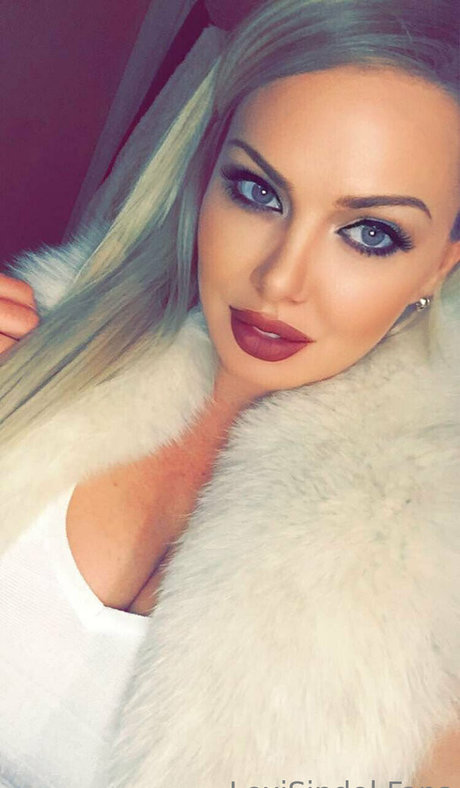 lexisindel onlyfans nude tits