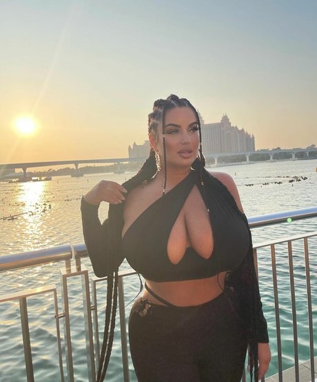 Mila Kokoscha onlyfans leake