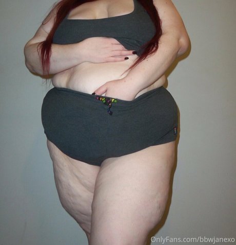 amateur mom onlyfans free nude glimpse