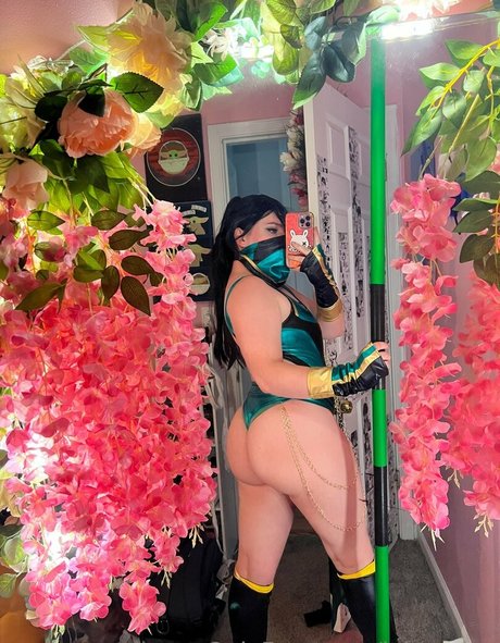 Ivieenova onlyfans picture