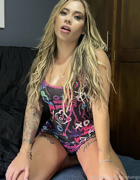 jennybangs desnuda onlyfans