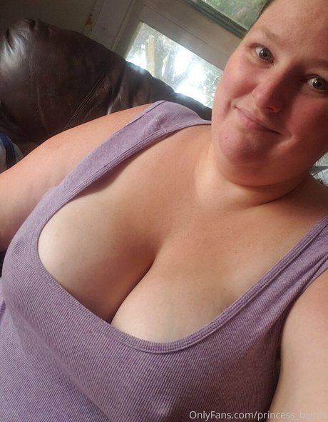 princess bigtits naked on onlyfans