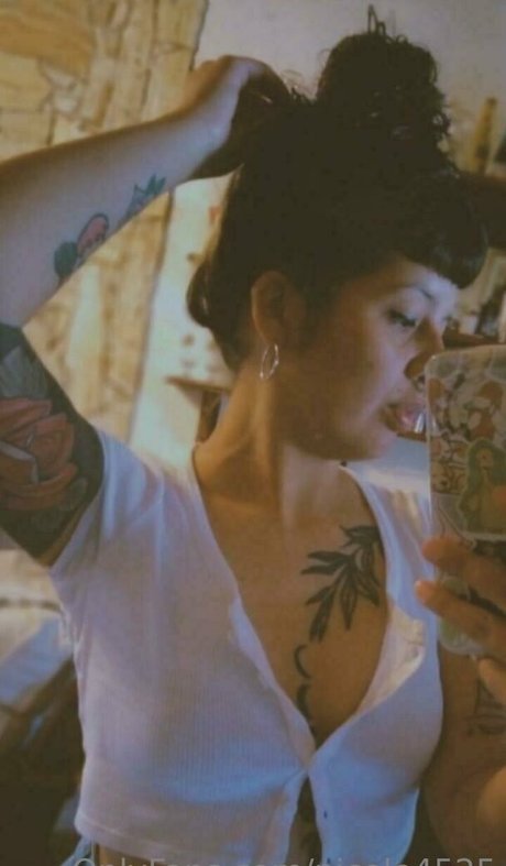 conejani28 onlyfans picture