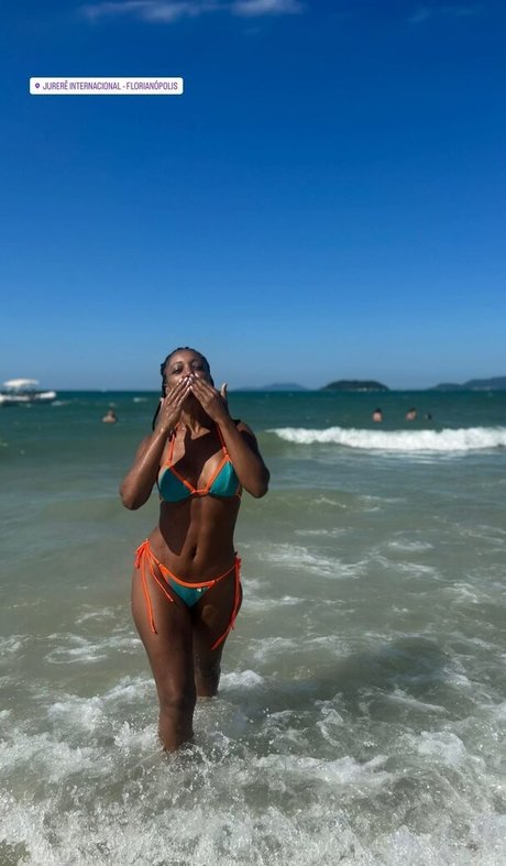 Negra Li onlyfans images