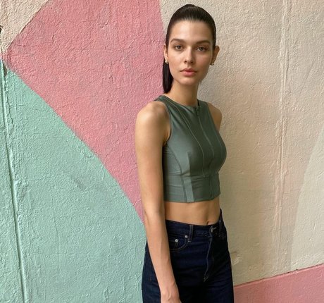 Sasha Zotova onlyfans model photo