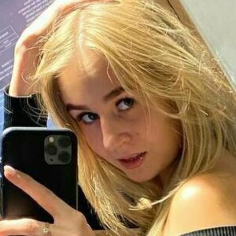 solittlepeachie onlyfans nudes leak