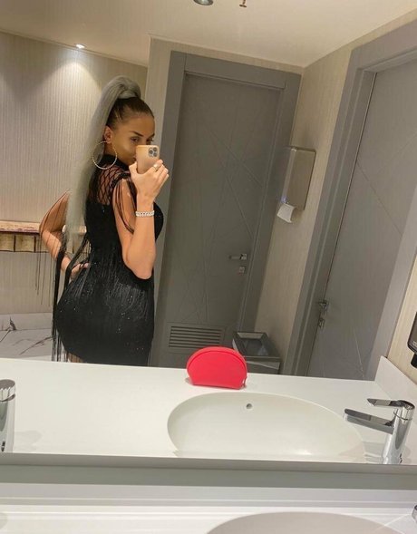 miarodriguezx onlyfans desnuda