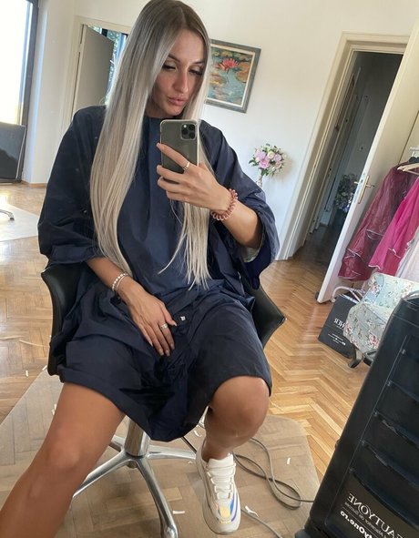 miarodriguezx onlyfans public photos