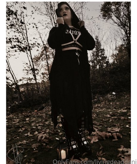 livingdeaddani onlyfans sex