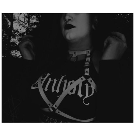 livingdeaddani onlyfans post