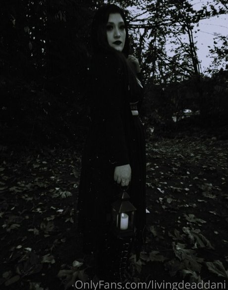 livingdeaddani onlyfans nude leaks