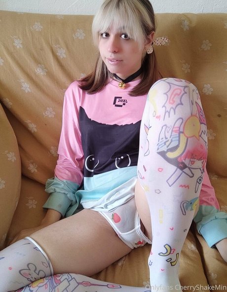 CherryShakeMin onlyfans strip