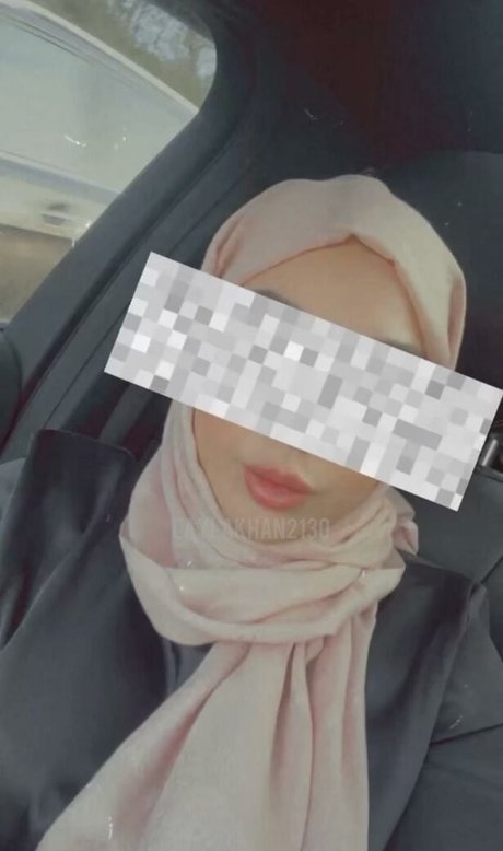 Layla Khan onlyfans striptease